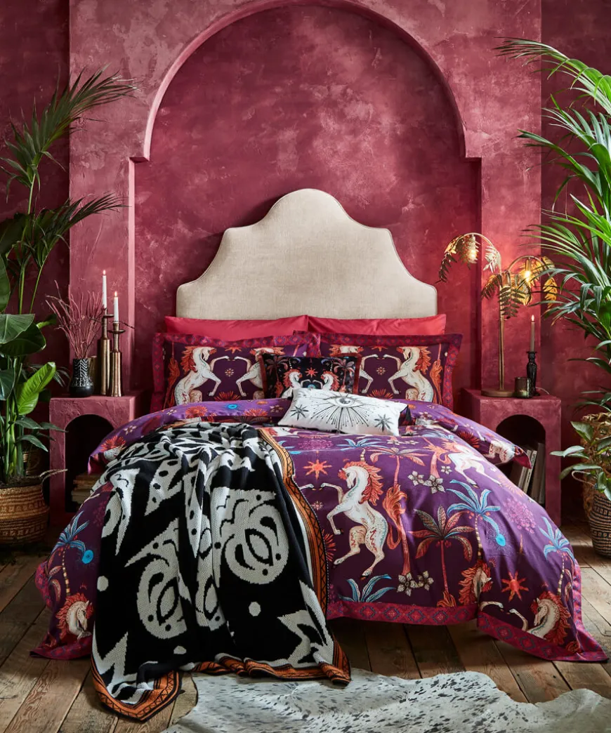 Hypnotic Horses Reversible Bed Set