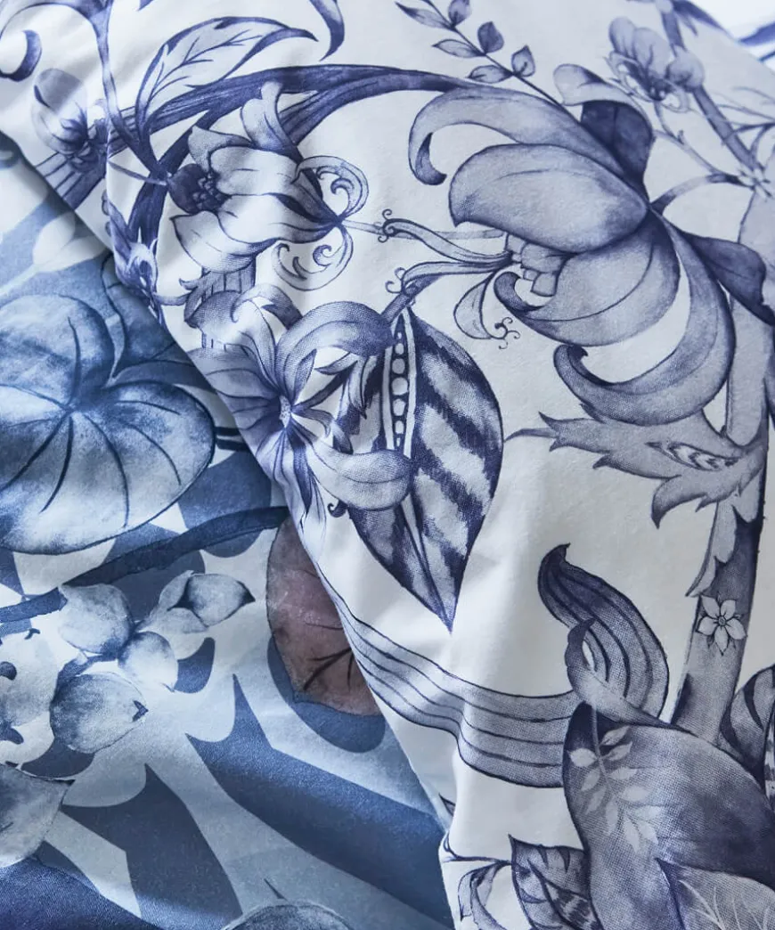 Poised Peacocks Reversible Bed Set